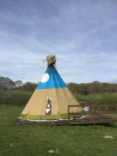 Big Sky Tipi Holidays Wartling Exterior photo